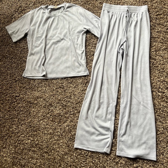 Lounge Set - Picture 4 of 7